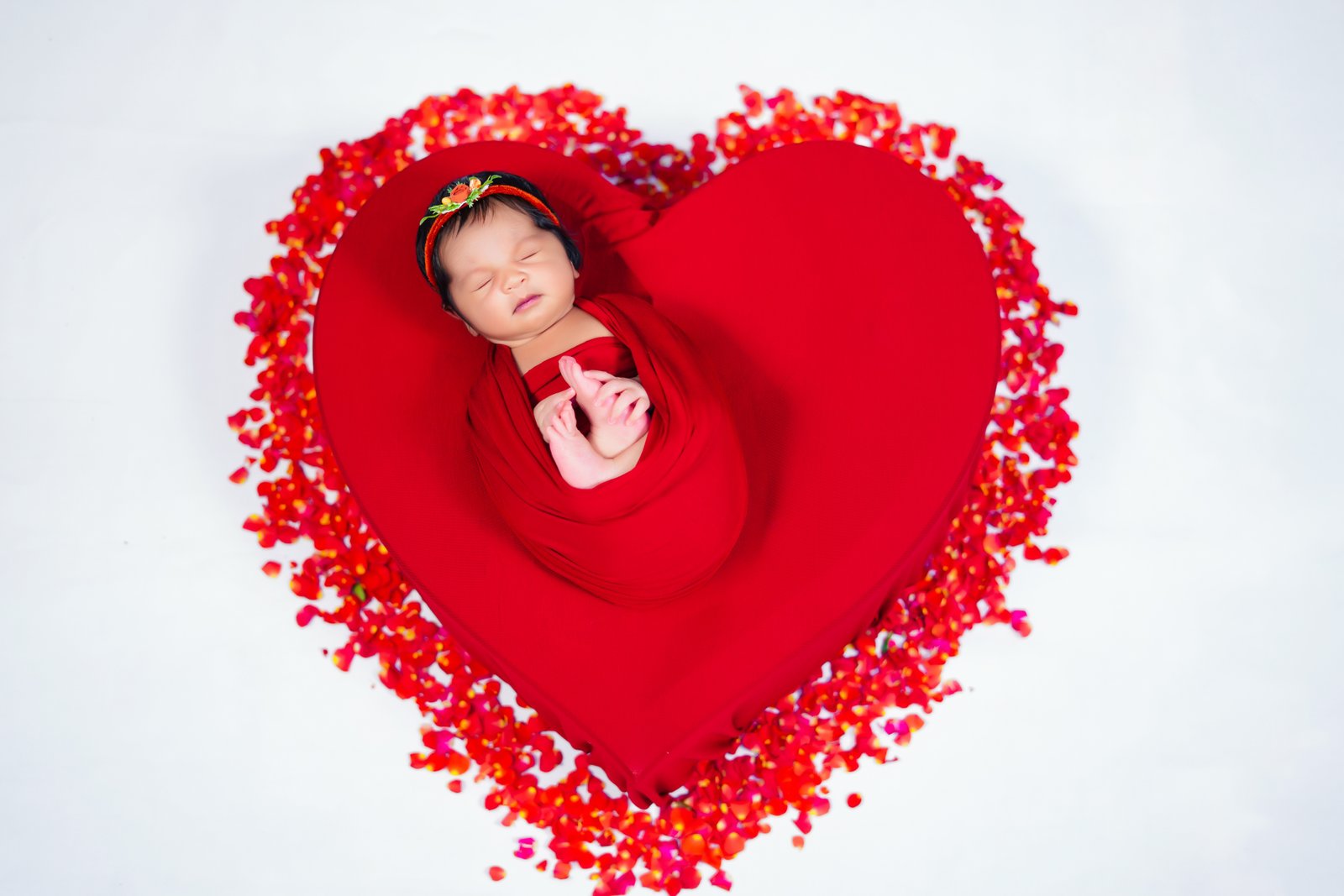 Representative newborn photography: Sleeping peacefully