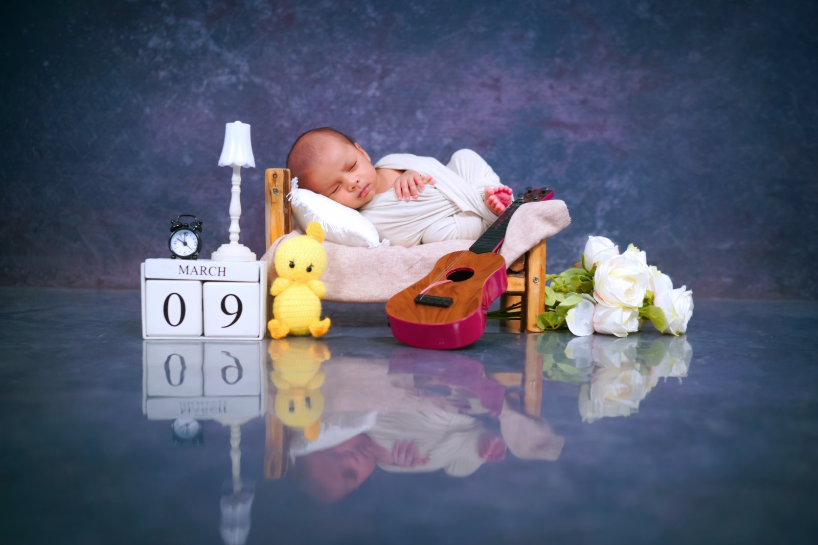 Representative newborn photography: Warm embrace