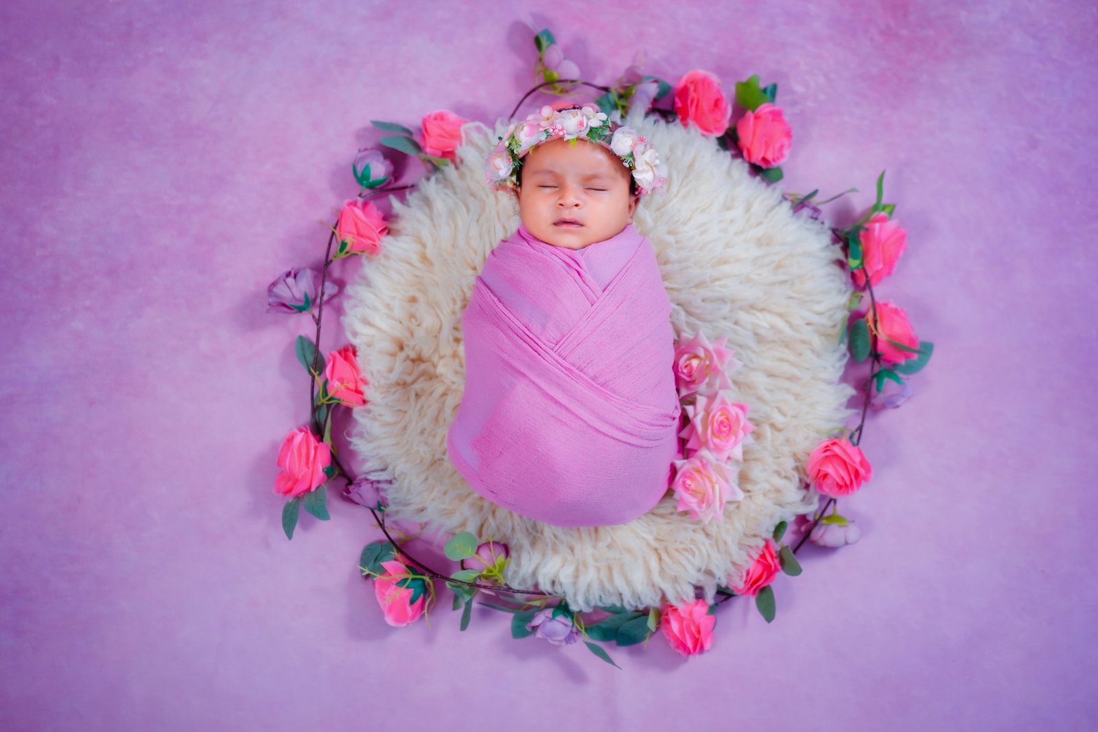 Representative newborn photography: Cozy nest