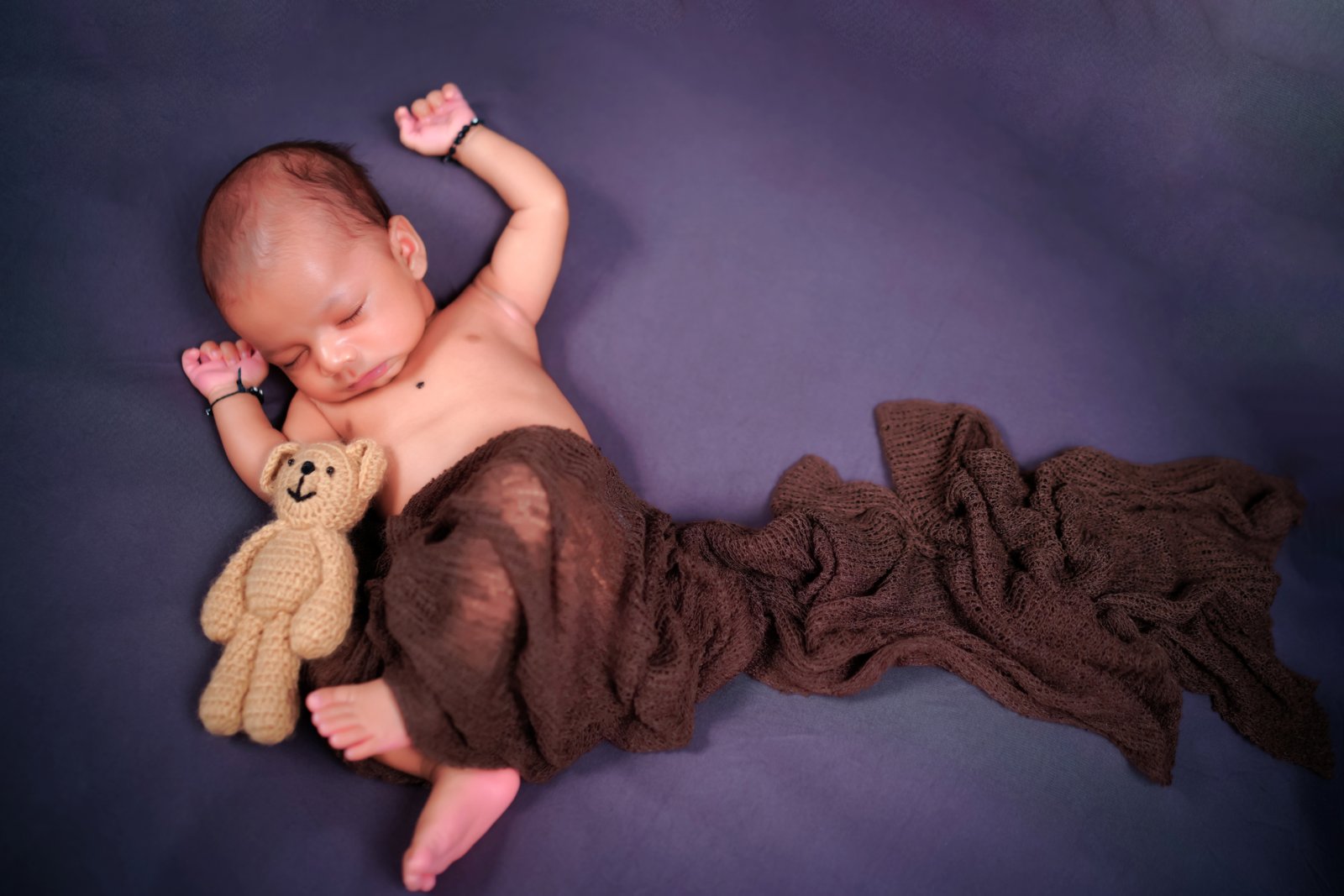 Representative newborn photography: Little bundle