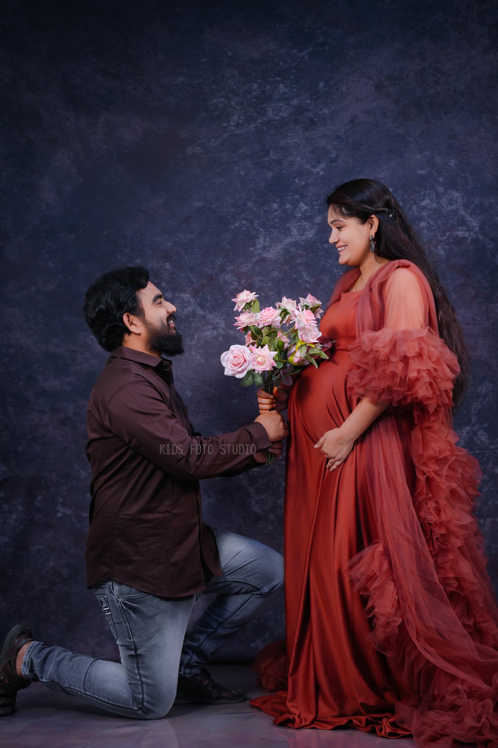 Representative maternity photography: Glow of Motherhood