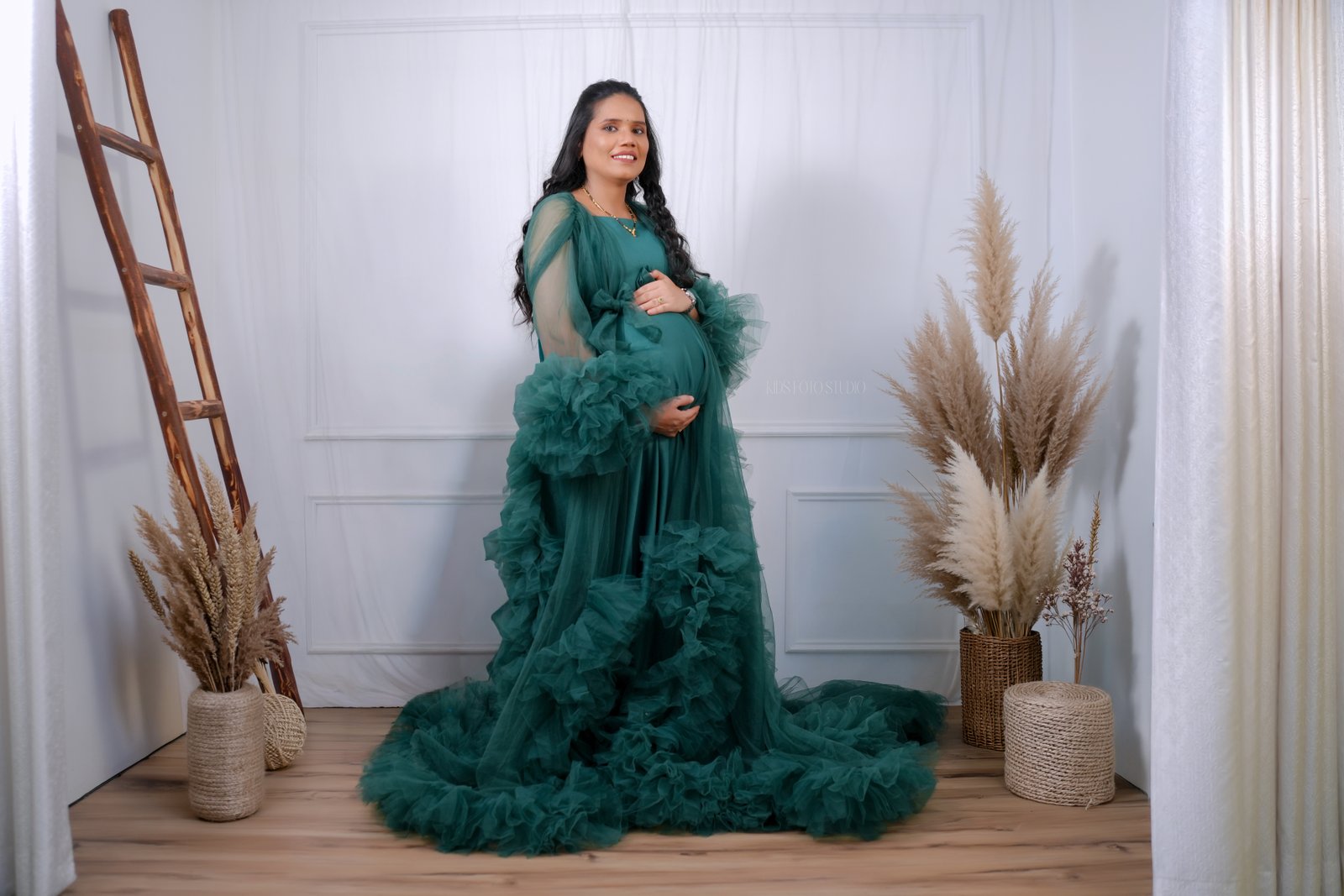Representative maternity photography: Before We Meet