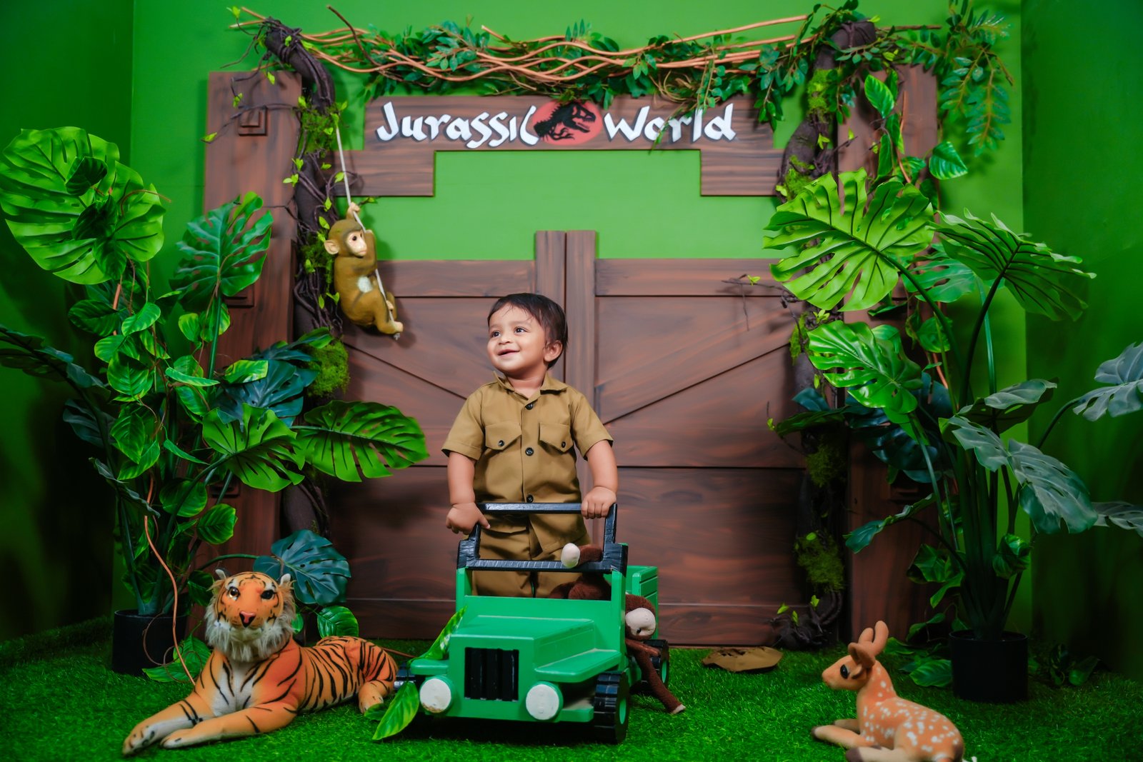 Representative pre-birthday 3d photography: Jurassic Explorer